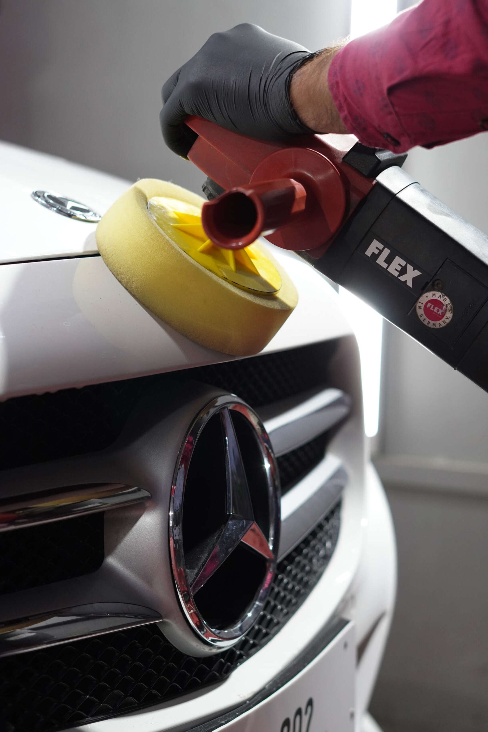 Exterior car detailing and polishing in Lahore